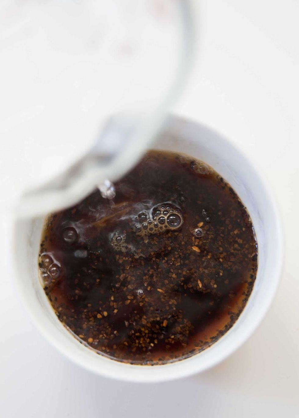 Chicory coffee is going to be your new go-to caffeine-free coffee substitute.