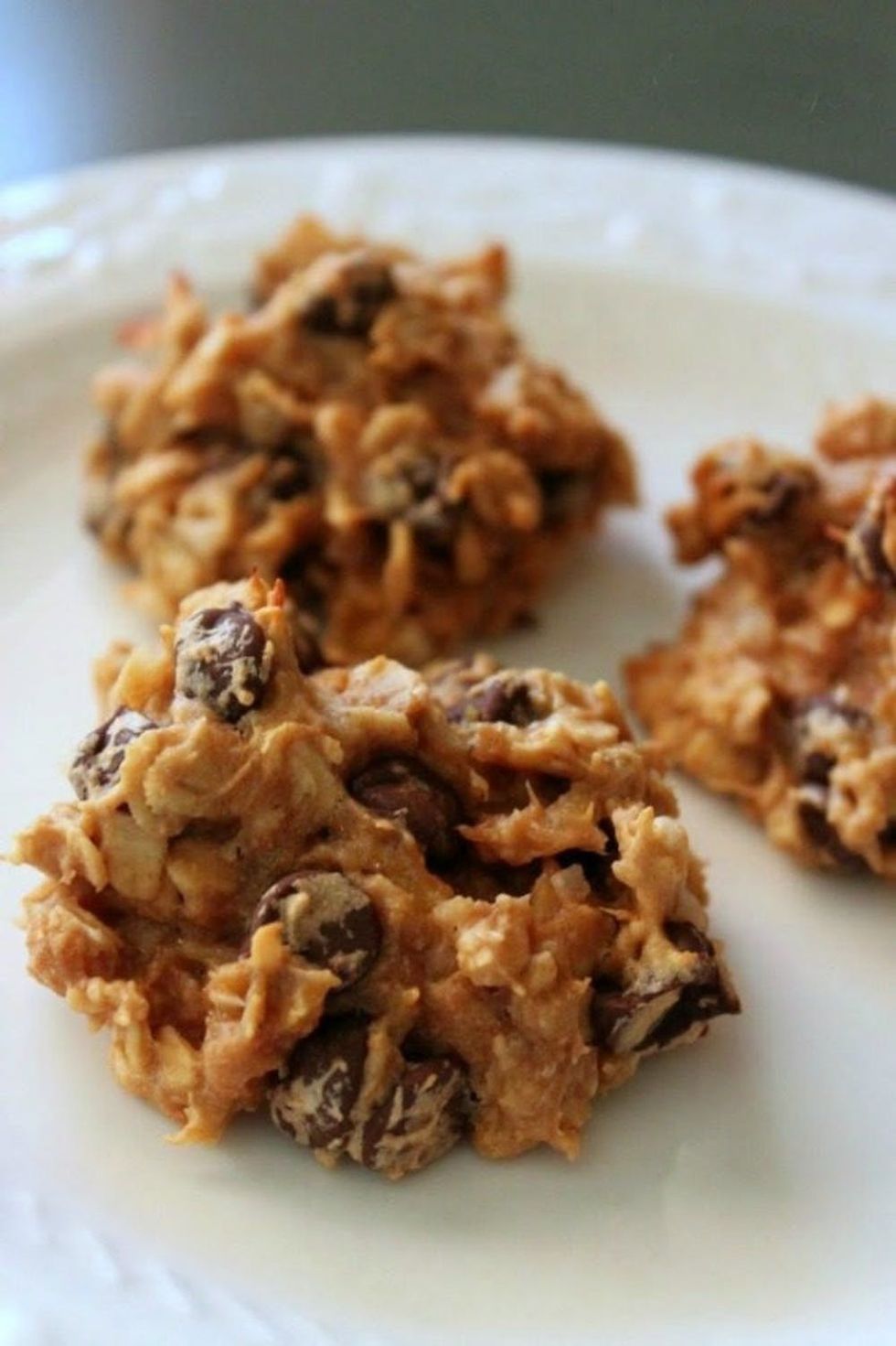 chocolate-chip-protein-cookies