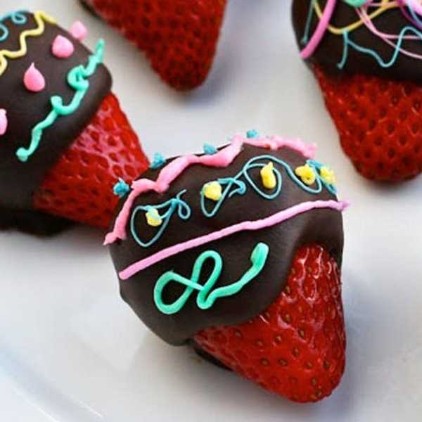 Chocolate-Covered Amaretto Strawberries