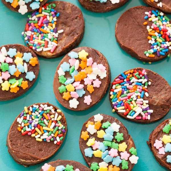 Chocolate Peanut Butter Easter Egg Fudge