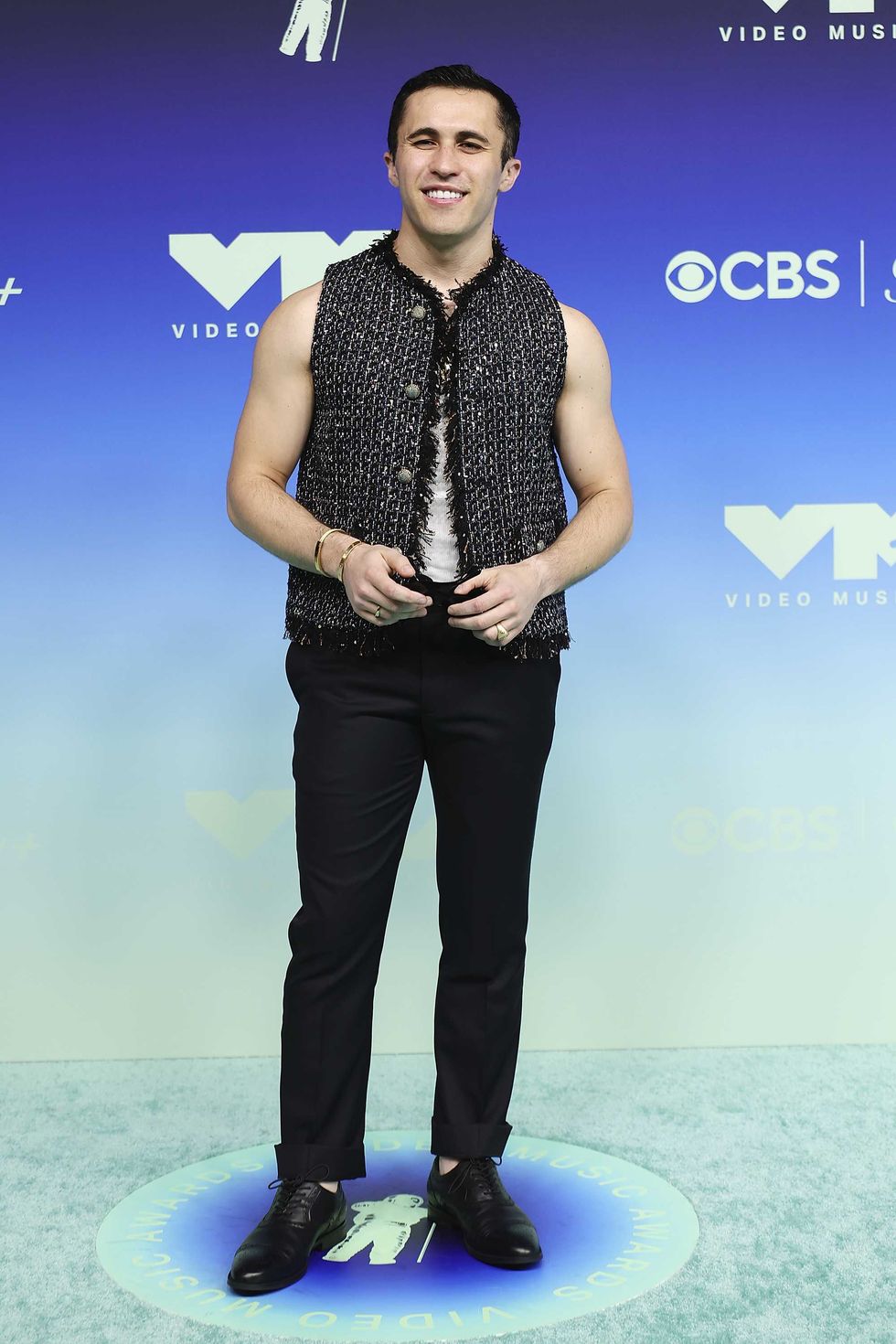 Chris Olsen worst dressed vmas red carpet
