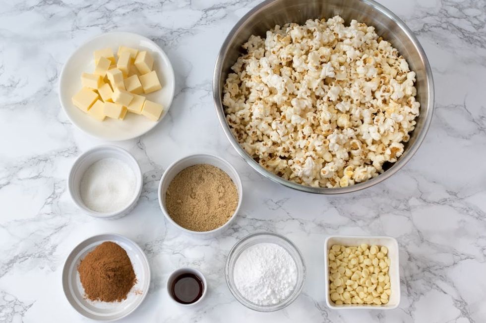 churro-popcorn-with-white-chocolate-chips-ingredients
