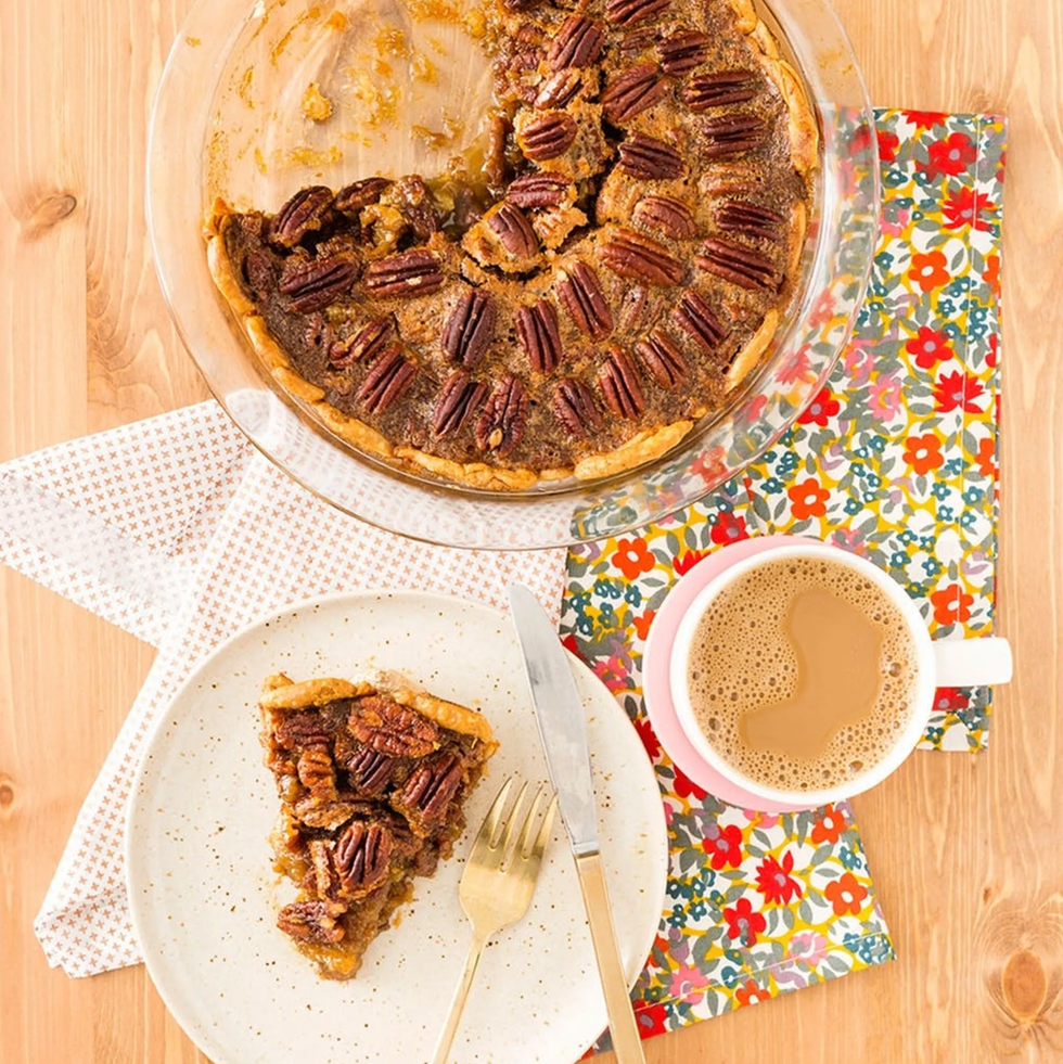 cinnamon bun pecan pie