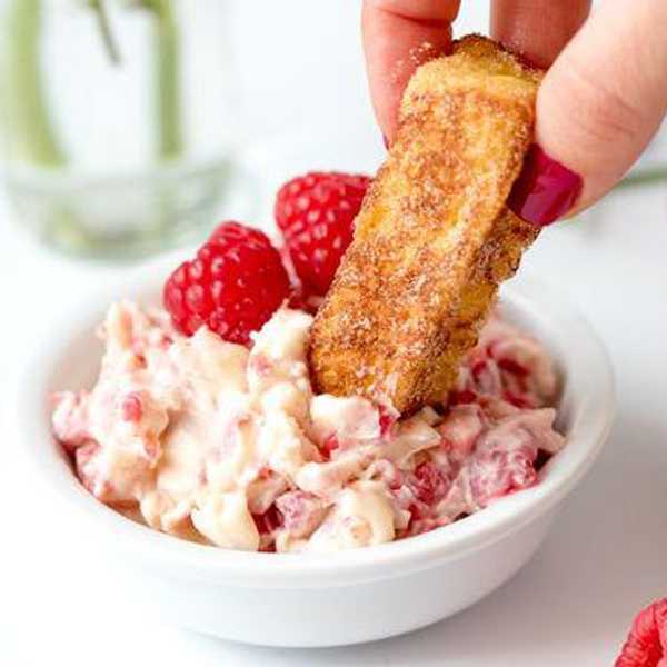 Cinnamon French Toast Fingers with Raspberry Mascarpone Dip