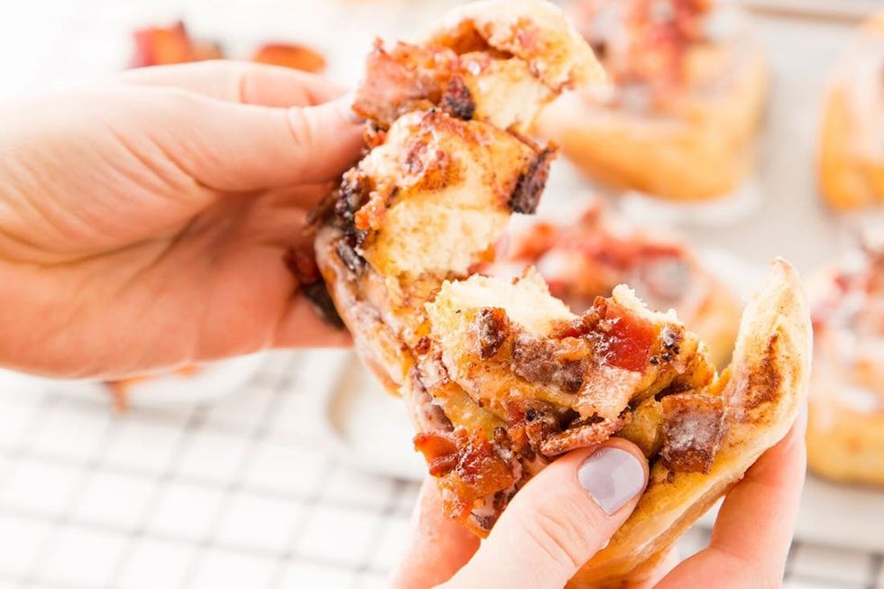 cinnamon rolls with bacon