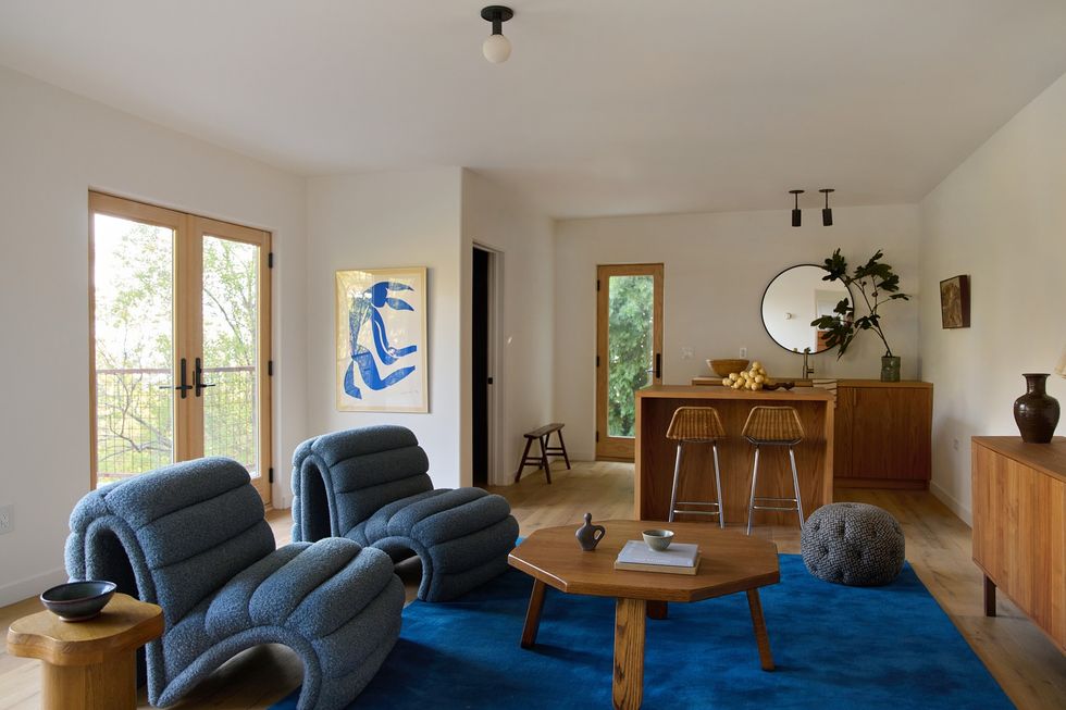 cobalt blue sitting room earthy decor