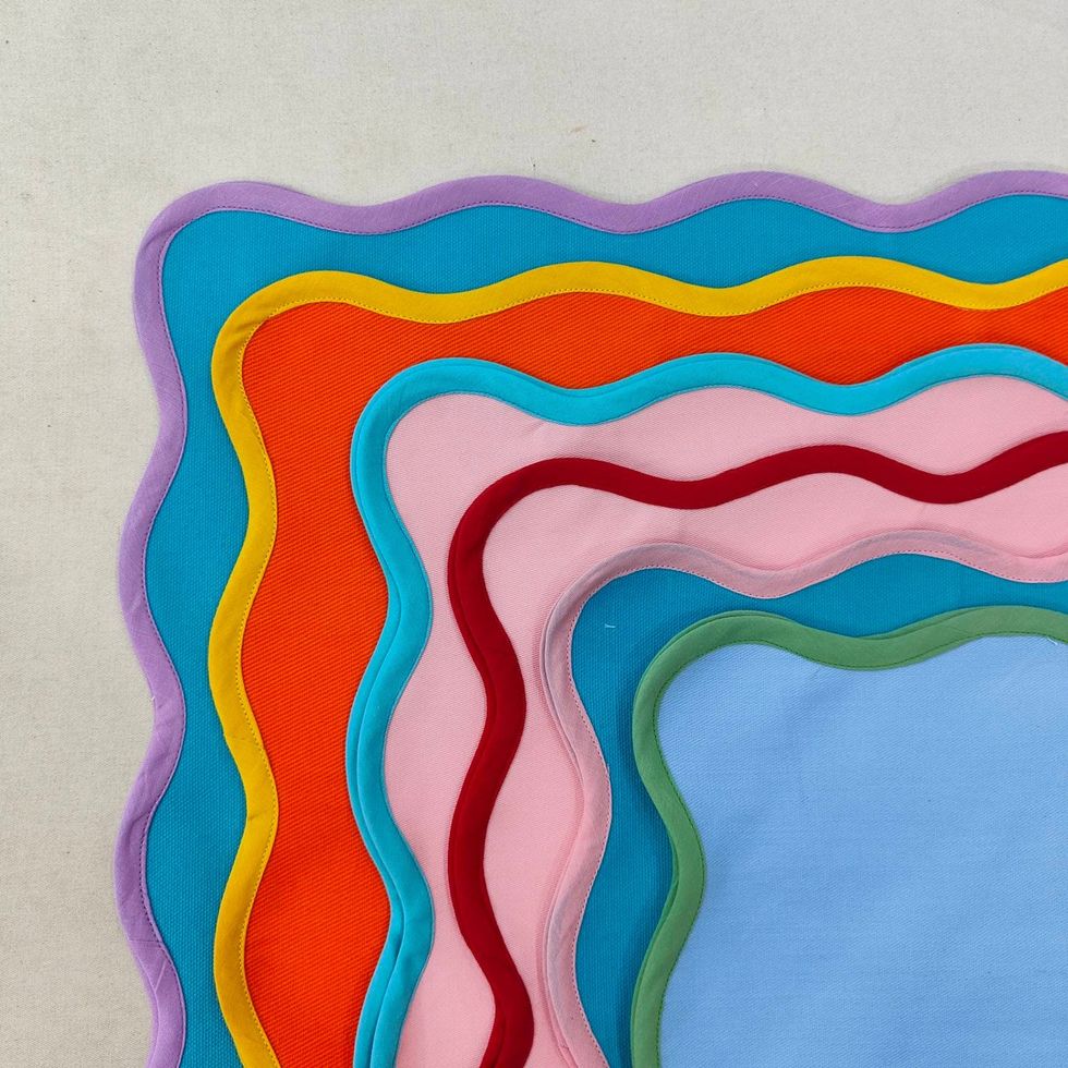 Colorful Placemats with Scalloped Edges\u200b