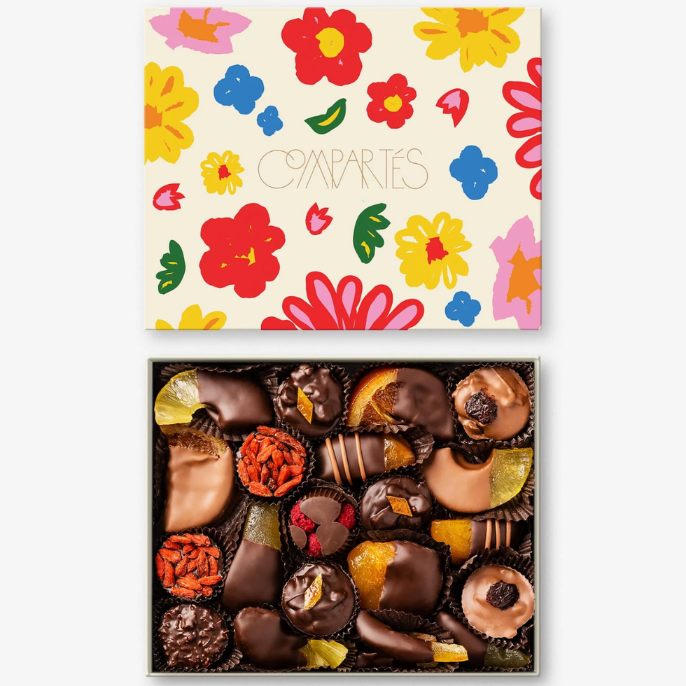 Compart\u00e9s Mother's Day Chocolate Dipped Fruits
