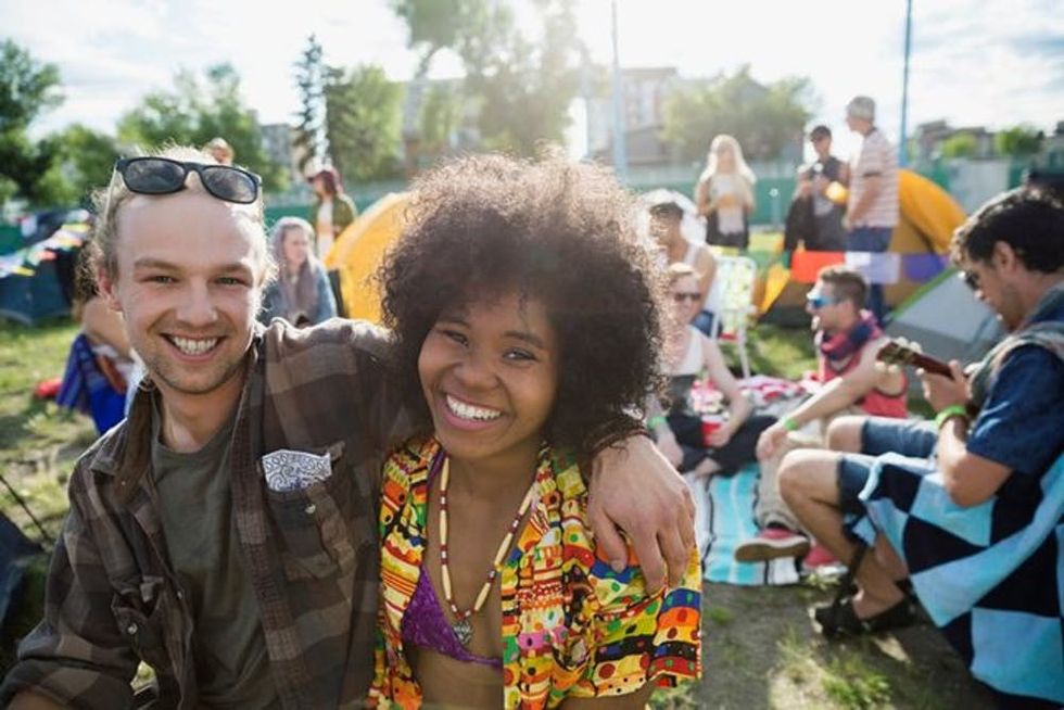 couple-music-festival