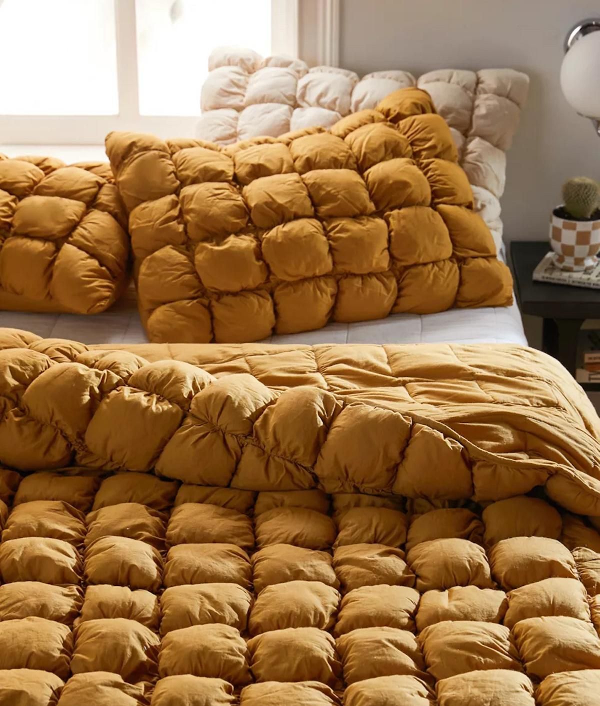 cozy bedding fluffy comforter