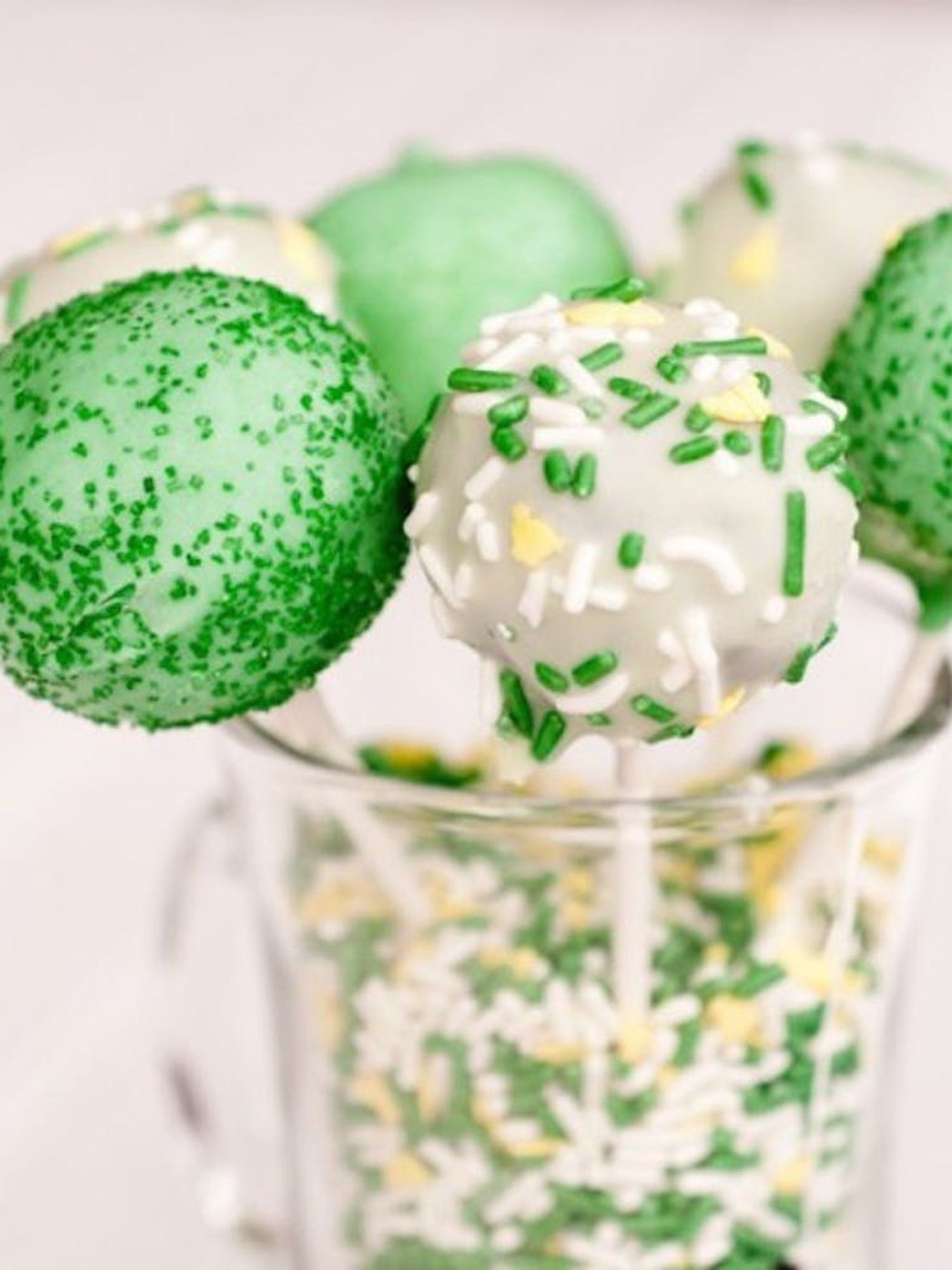 Cr\u00e8me De Menthe Cake Pops St. Patrick's Day recipes