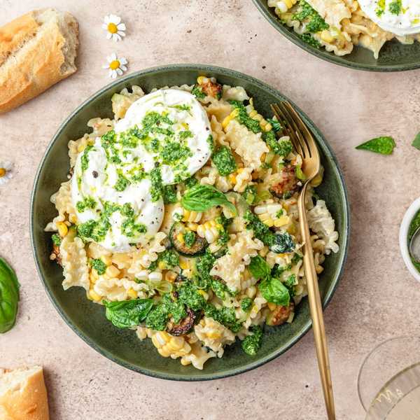 creamy summer pasta with fresh corn, zucchini & burrata