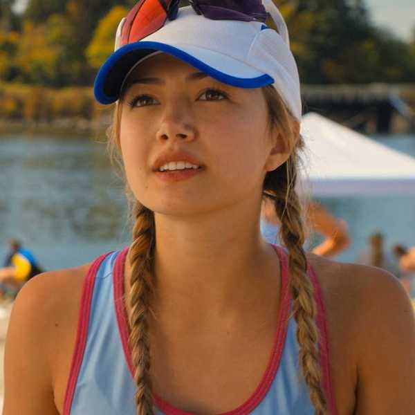 crew girl cast netflix