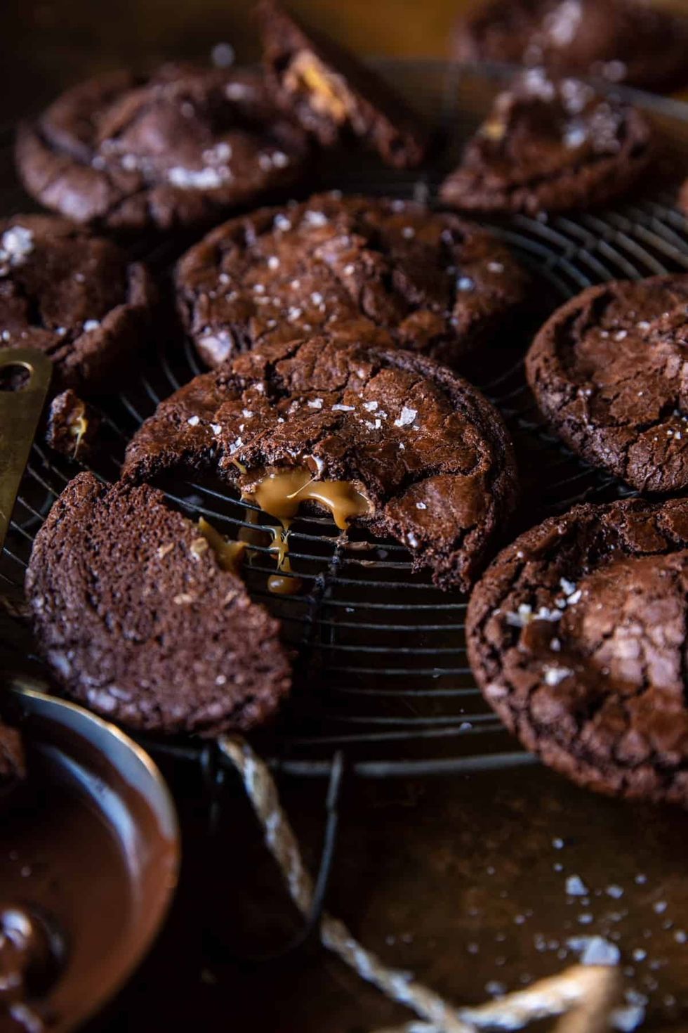 Crinkly Caramel Stuffed Brownie Cookies