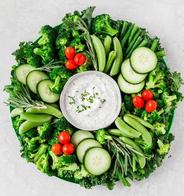 Crudit\u00e9 Platter Wreath