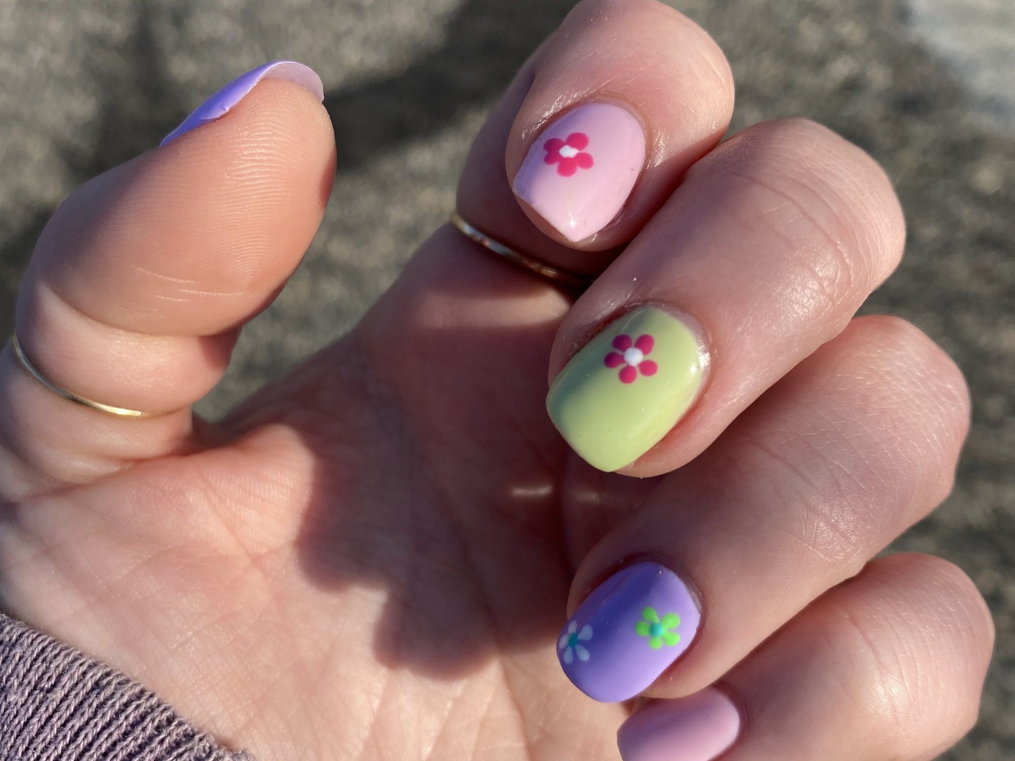 cute floral manicure