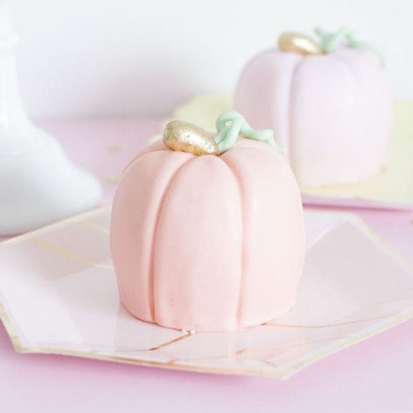 cute pink and gold pumpkin cakes