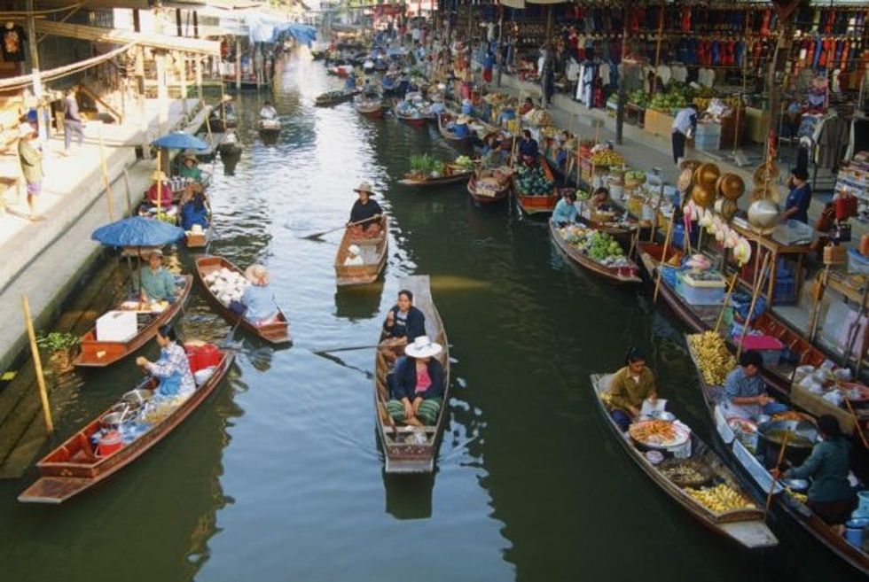 damnoen floating market thailand