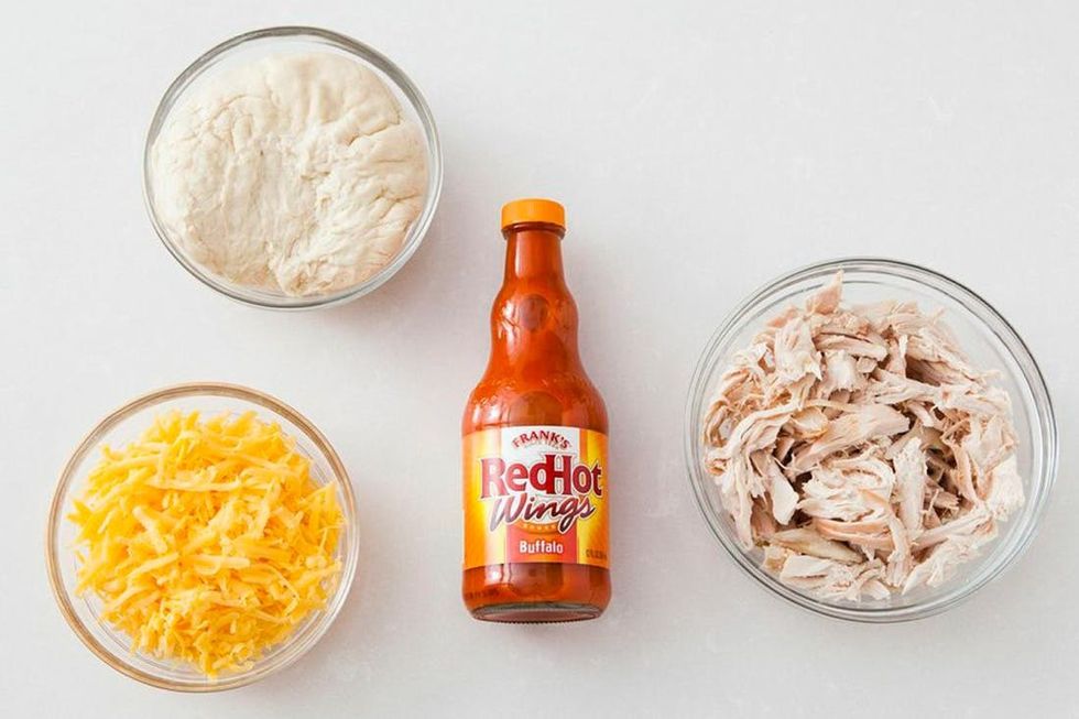 deep dish pizza ingredients