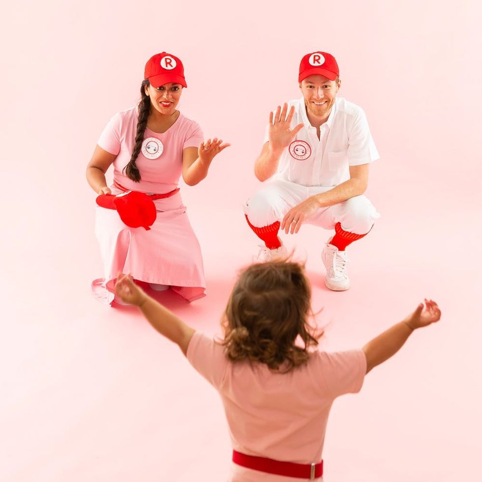 DIY 'A League of Their Own' Family Halloween Costume