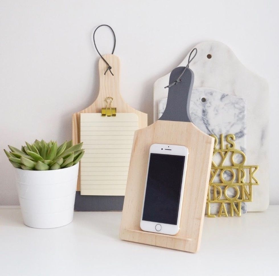 DIY Chopping Board Phone Rest
