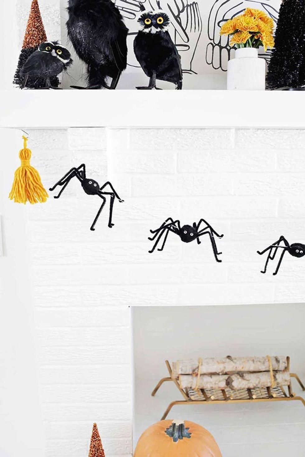 DIY halloween Spider Garland