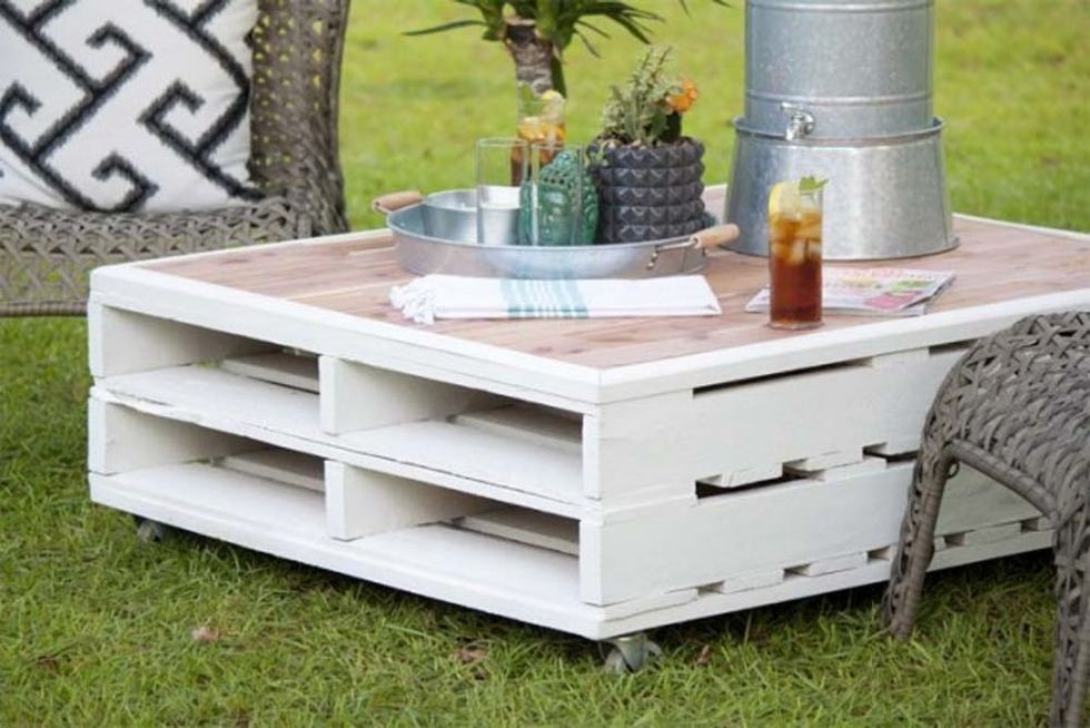 DIY Pallet Coffee Table
