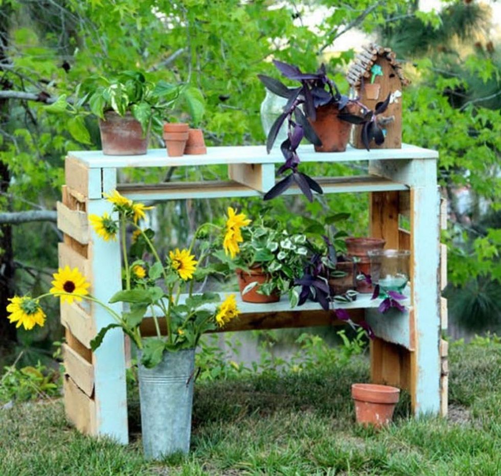 diy-pallet-potting-bench