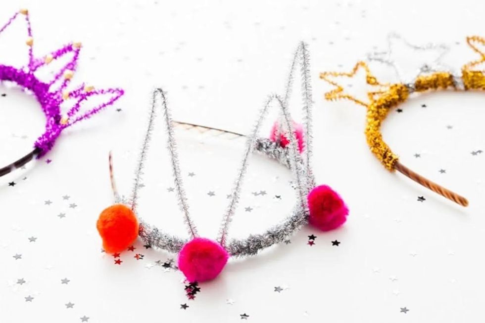 DIY Pipe Cleaner Party Crowns