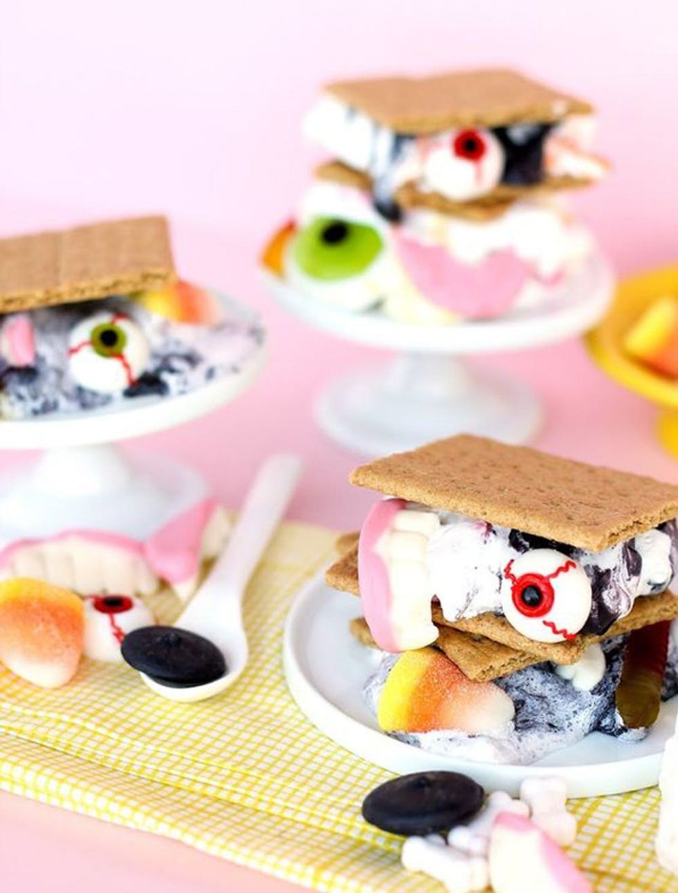 DIY Spooky Halloween S\u2019mores