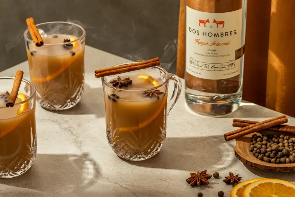 Dos Hombres hot cider