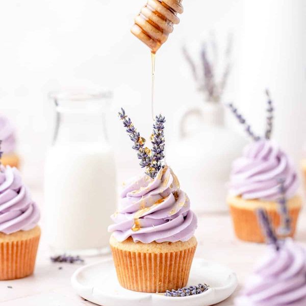 https://www.brit.co/media-library/easter-desserts.jpg?id=33370272&width=600&height=600&quality=90&coordinates=0%2C300%2C0%2C300