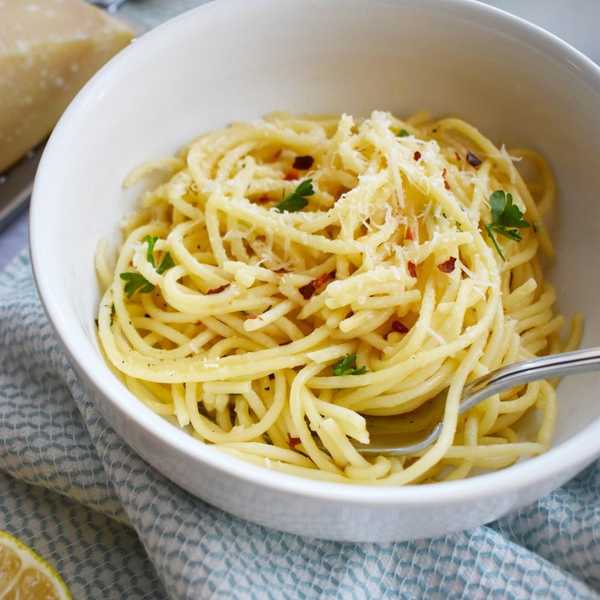 Easy, Cheesy, Garlicky Weeknight Pasta