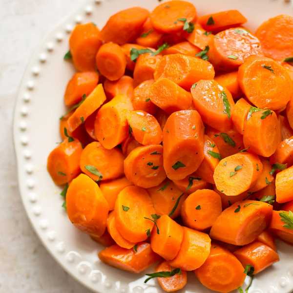 Easy Crockpot Honey Glazed Carrots