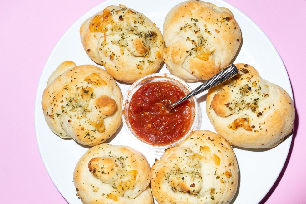 Easy Garlic Knots