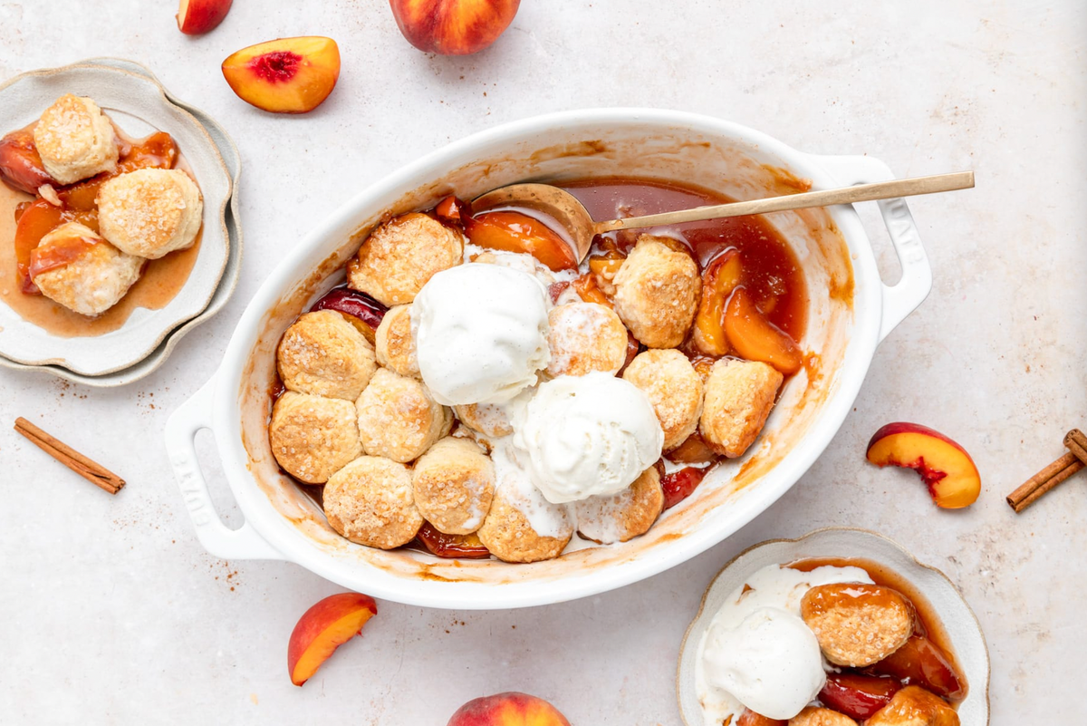 easy homemade peach cobbler recipes super delicious summer peach dessert