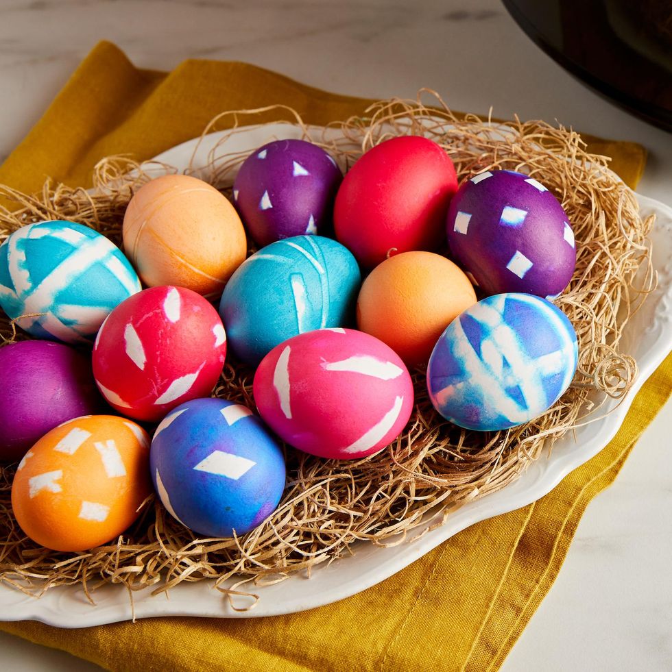 How To Dye Easter Eggs In Your Slow Cooker Without Making A Mess
