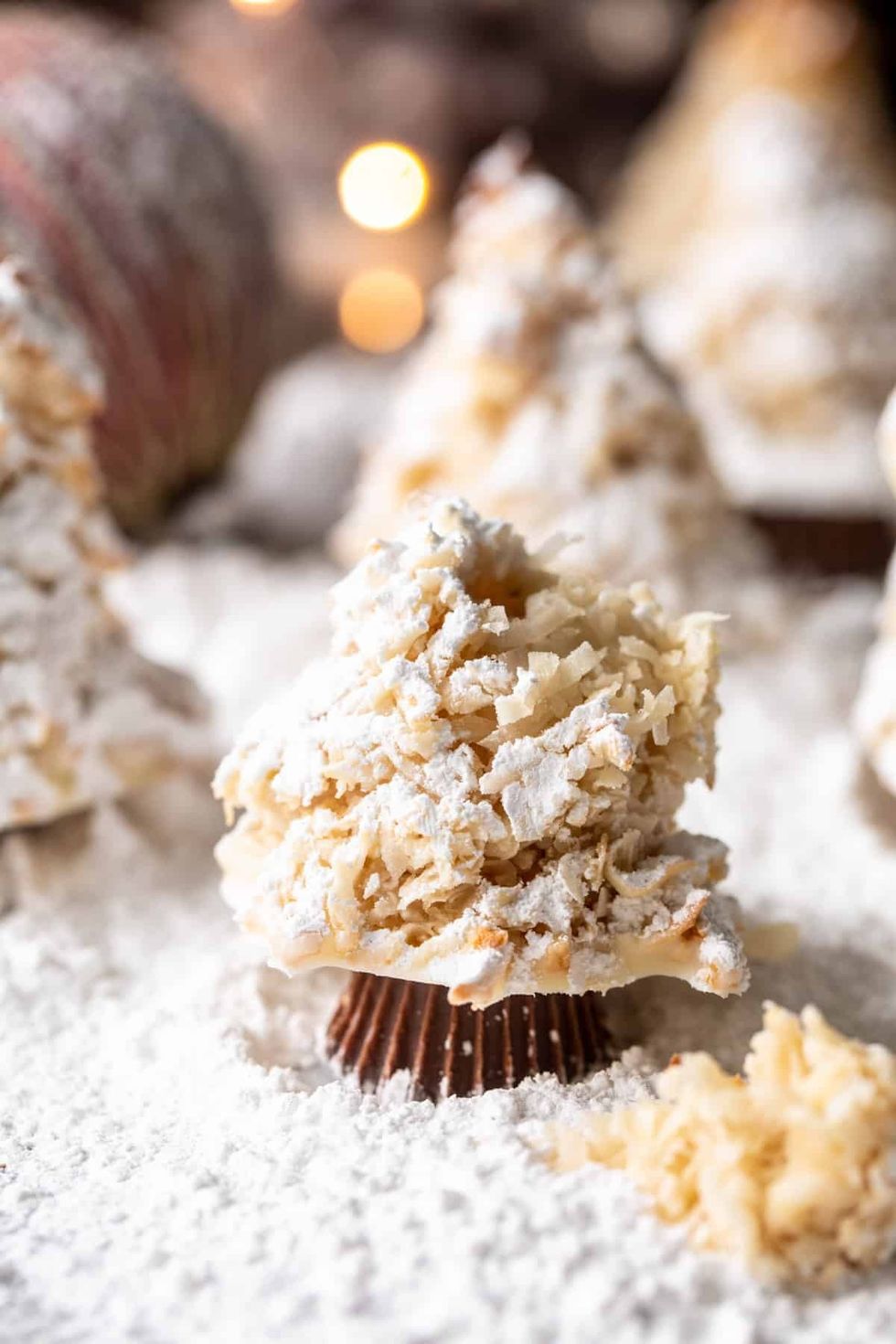 Easy Vanilla Sugar Dusted Macaroon Trees