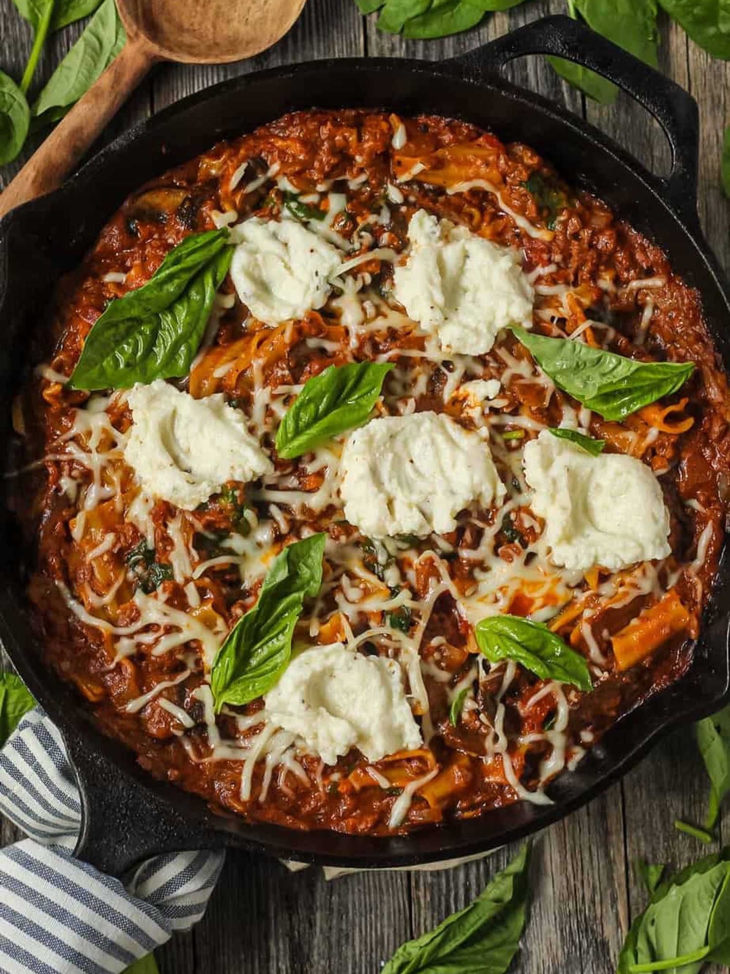 easy vegetable recipes skillet lasagna with spinanch and mushrooms