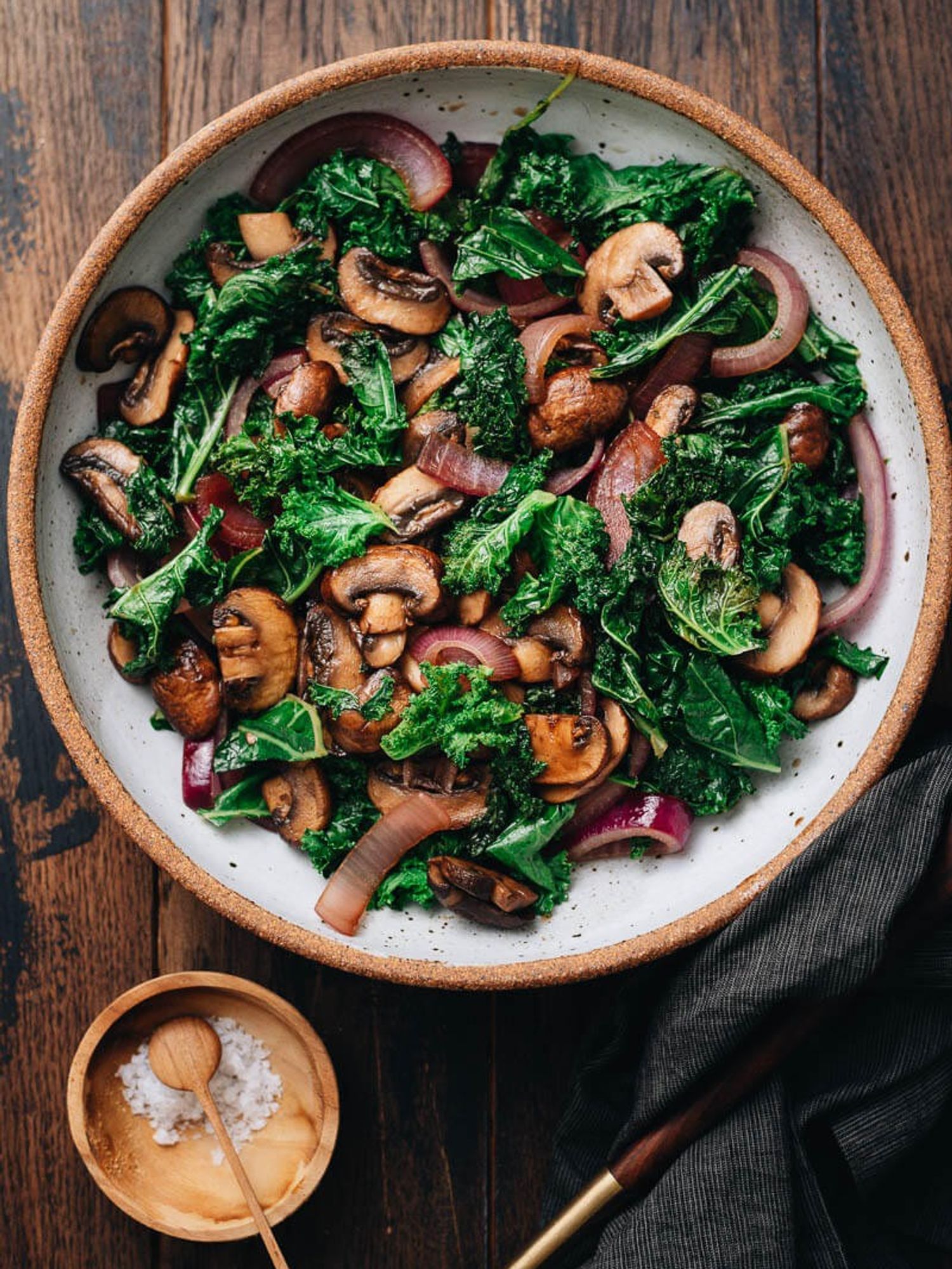 easy vegetable reciples kale stir fry with mushrooms and red onion