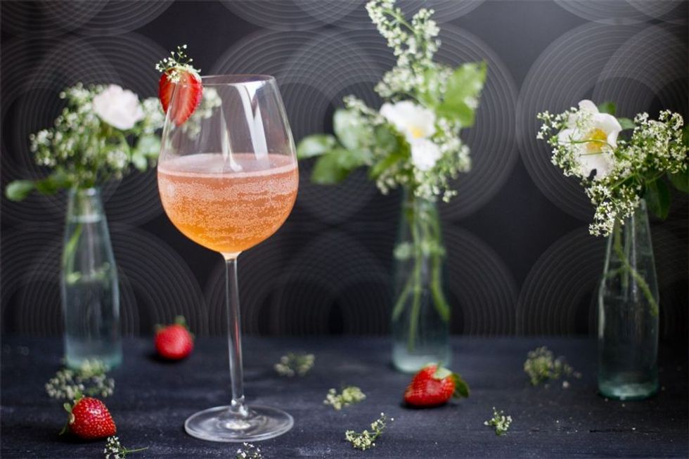 Elderflower Strawberry Bubbles