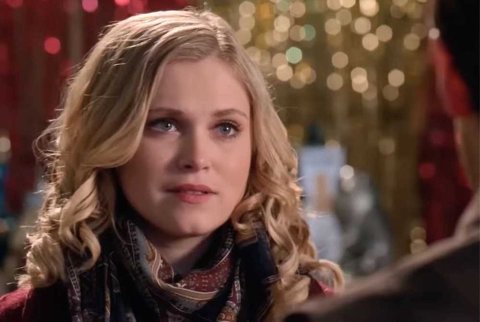 Eliza Taylor in Christmas Inheritance on Netflix