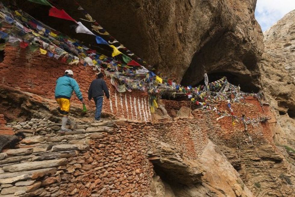 Elk219-6403 Nepal, Mustang trek, Chungsi cave gompa monastery, exterior