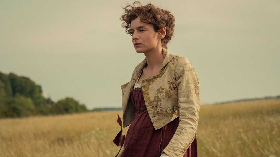 Emma Corrin as Elizabeth Bennet