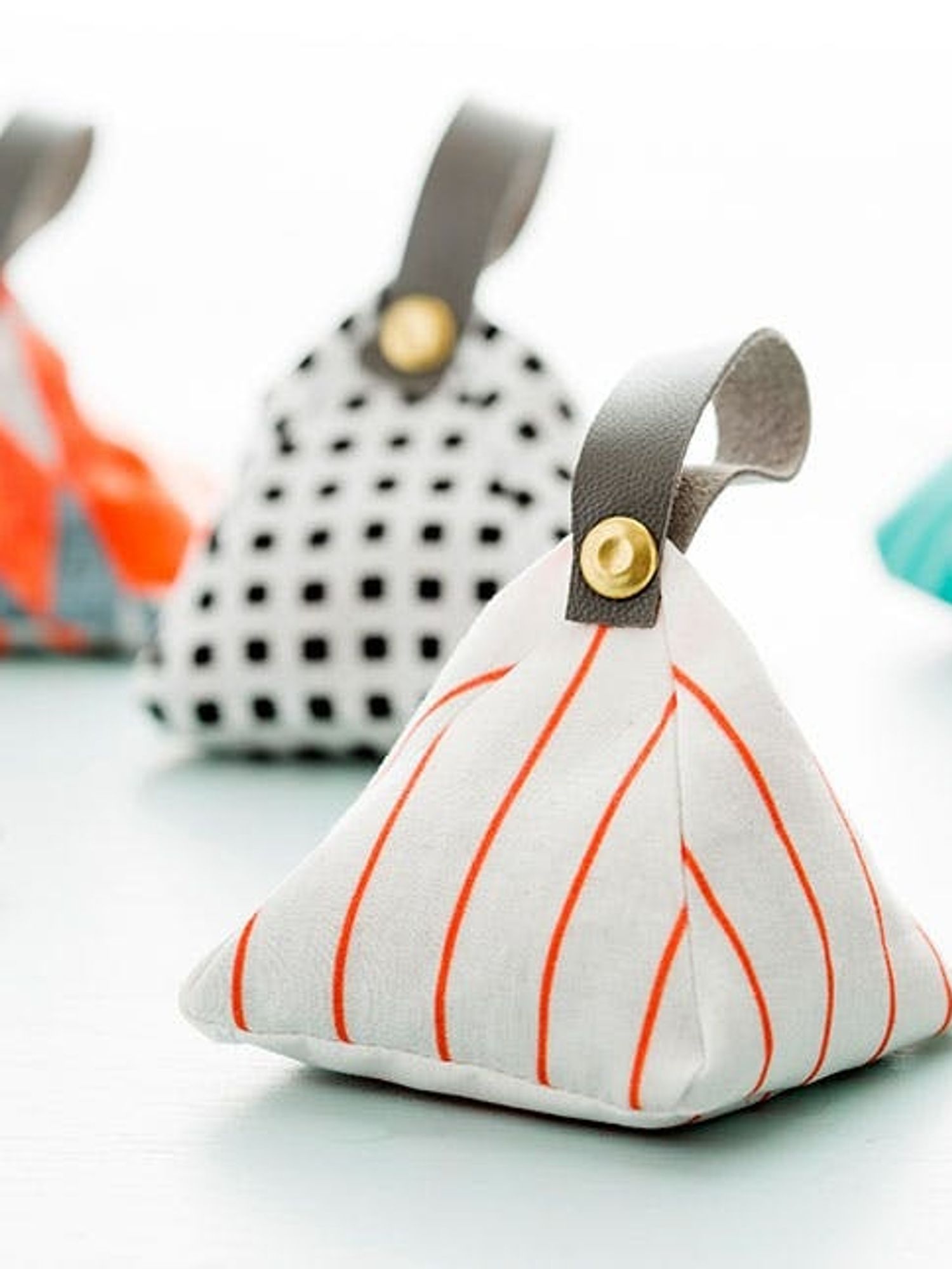 How to Make DIY Lavender Sachets to Instantly Upgrade Your Underwear Drawer Brit + Co