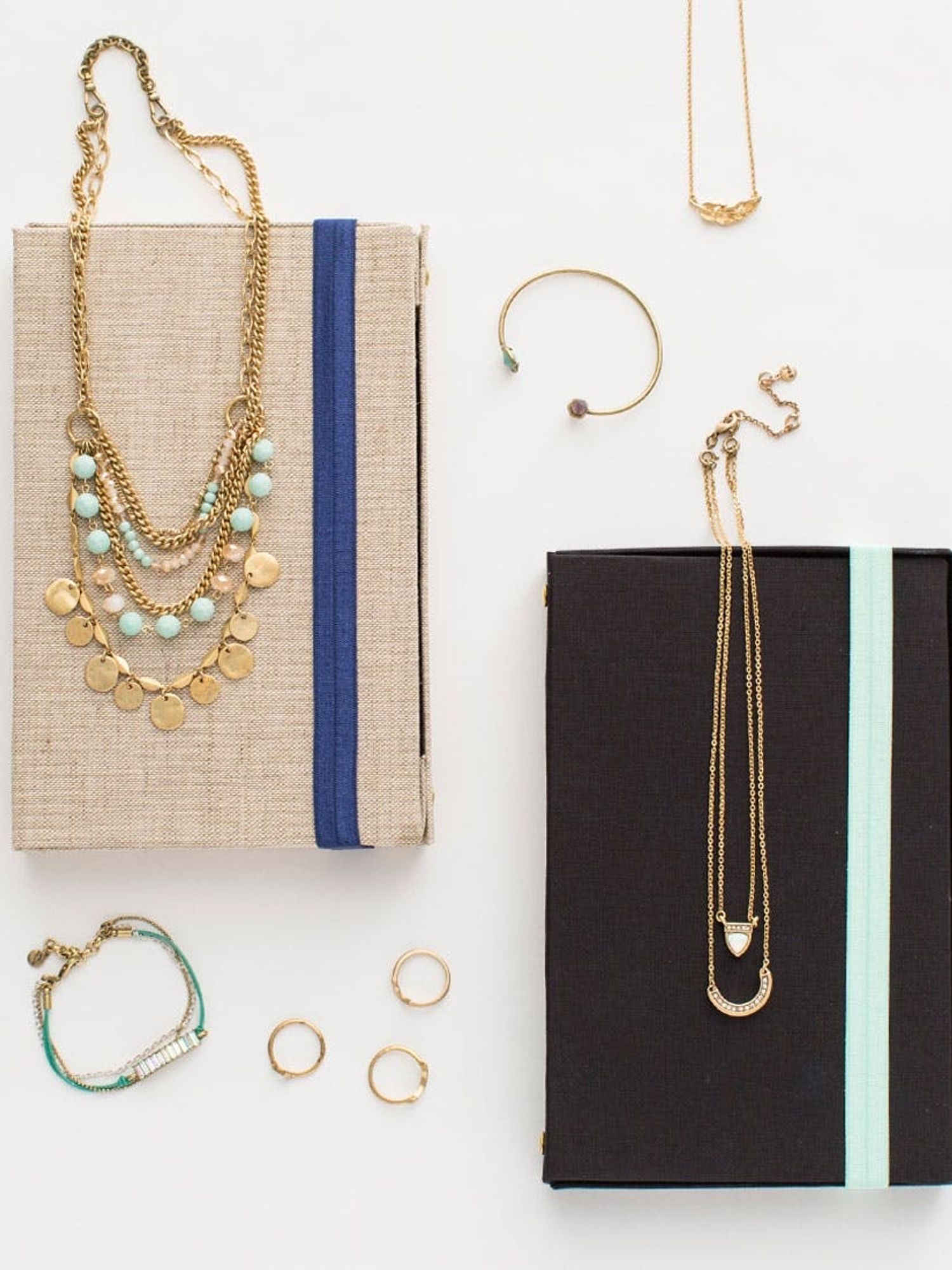 This DIY Jewelry Organizer Looks like a Notebook Brit + Co