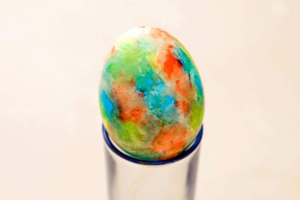 Got Sharpies + 10 Minutes? Make Easy Tie Dye Easter Eggs - Brit + Co