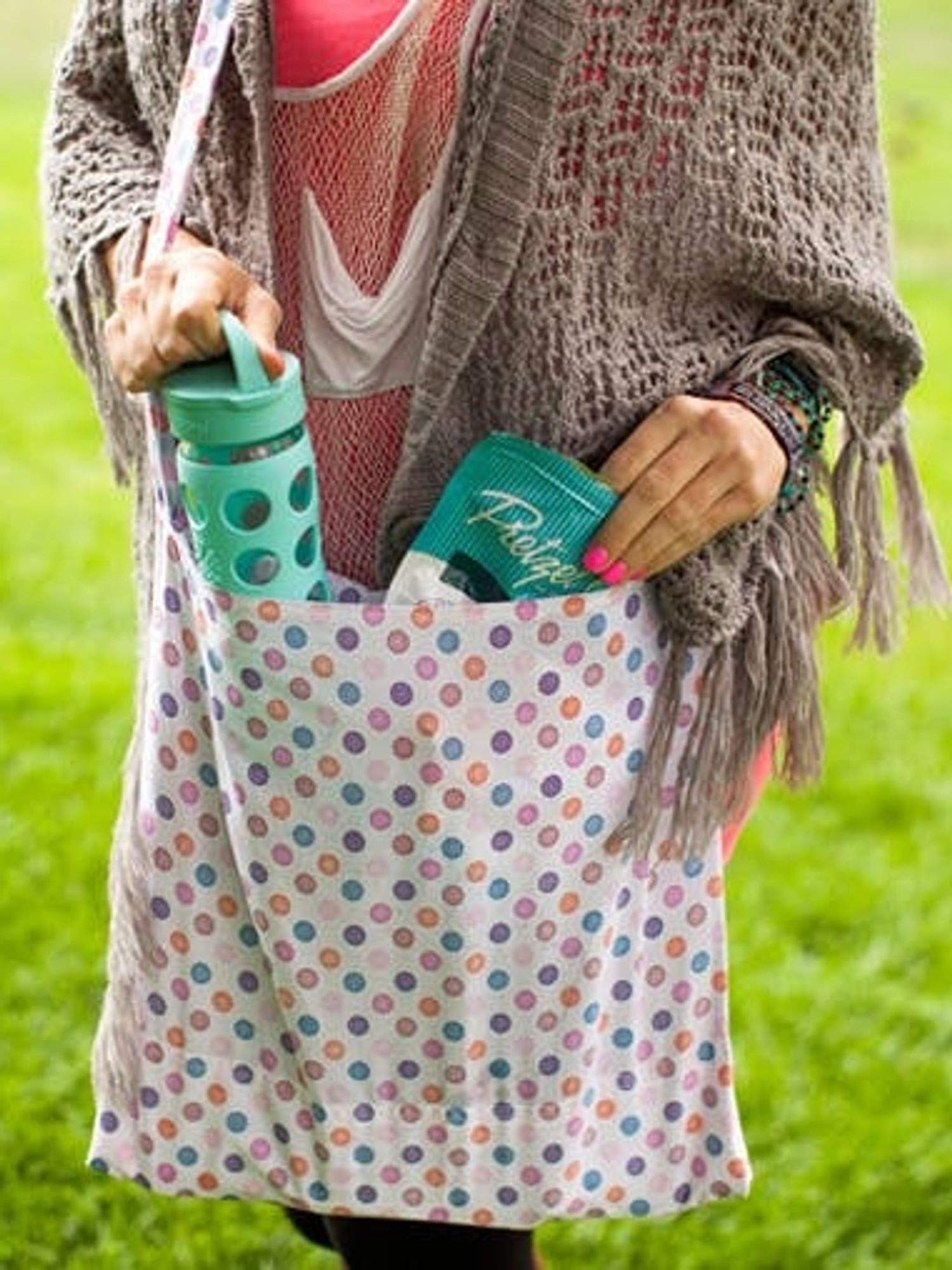 Make a Tote Bag That Transforms into a Picnic Blanket