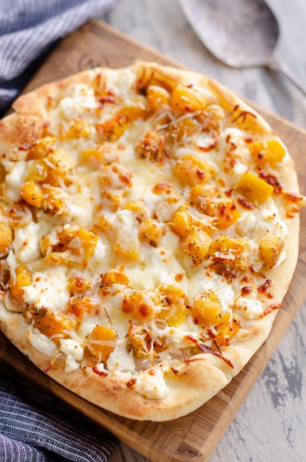 22 Naan Pizza Recipes That Make Speedy Weeknight Meals Brit + Co