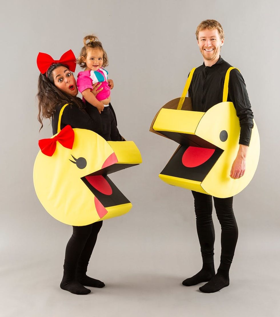 This DIY PacMan Family Halloween Costume Will Win You All the